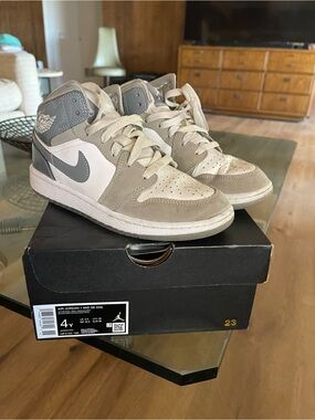 Nike Air Jordan 1 Mid Kids Sneakers in White and Gray